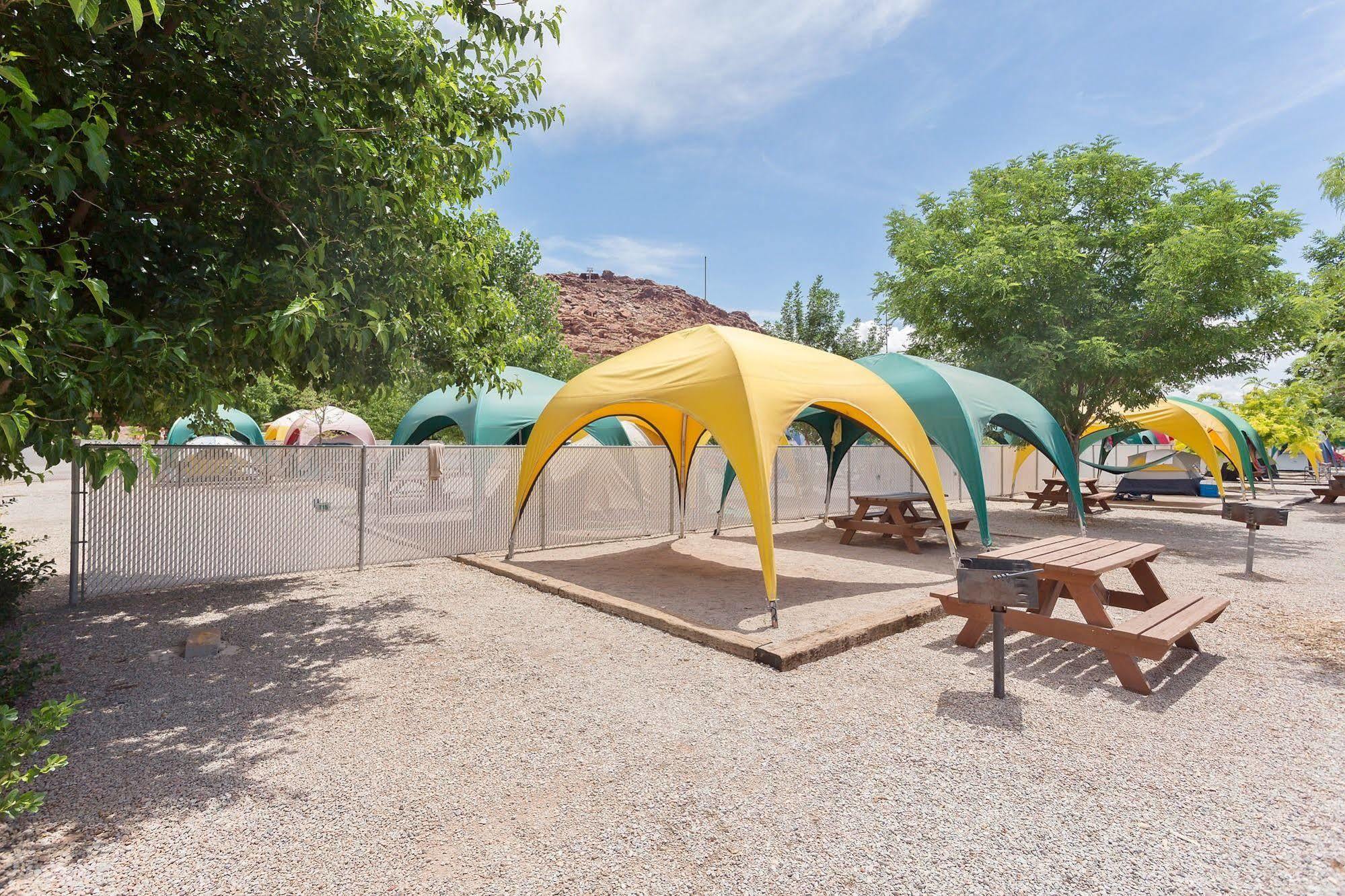 Sun Outdoors Arches Gateway Hotel Moab Exterior photo