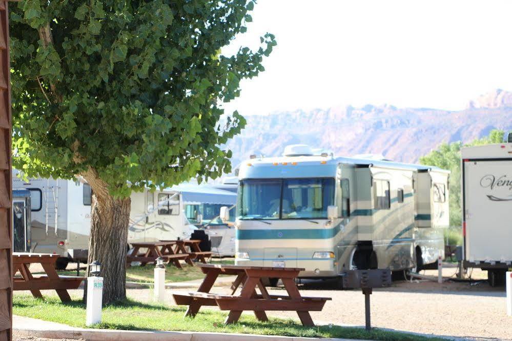 Sun Outdoors Arches Gateway Hotel Moab Exterior photo